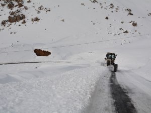 Hakkari’de 20 yerleşim yeri kapandı