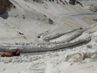 Van-Bahçesaray yolu ulaşıma açıldı