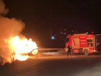 Yüksekova'da ticari araç alev alev yandı