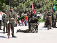 HAKKARİ DE BAYILTAN TÖREN