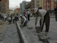 Hakkari'de yol yapım çalışmaları devam ediyor