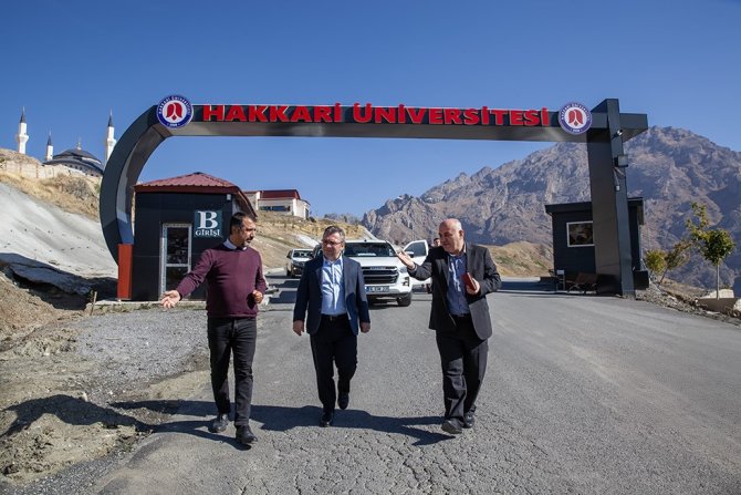 berberden-hakkari-universitesine-ziyaret.jpg