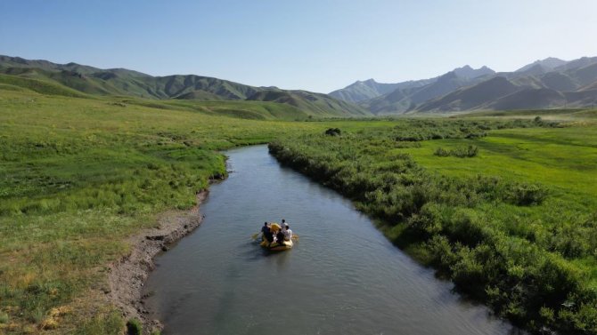 farasin-yaylasinda-rafting-yaptilar-1.jpg