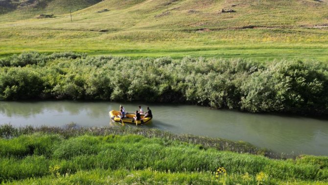 farasin-yaylasinda-rafting-yaptilar-2.jpg