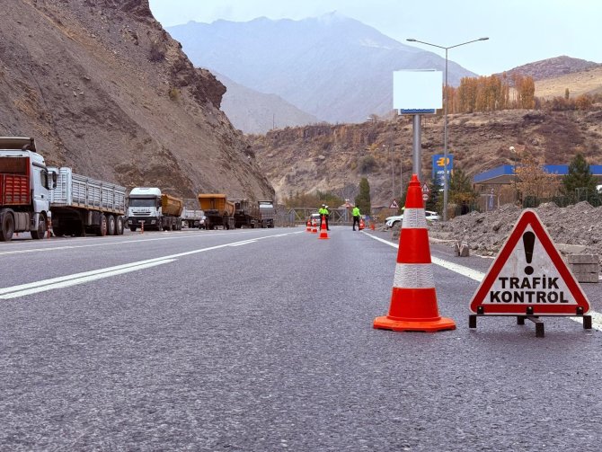 hakkari-trafik-polisi-2.jpg