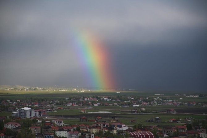 hakkari-ve-yuksekovada-gokkusagi-guzelligi.jpg