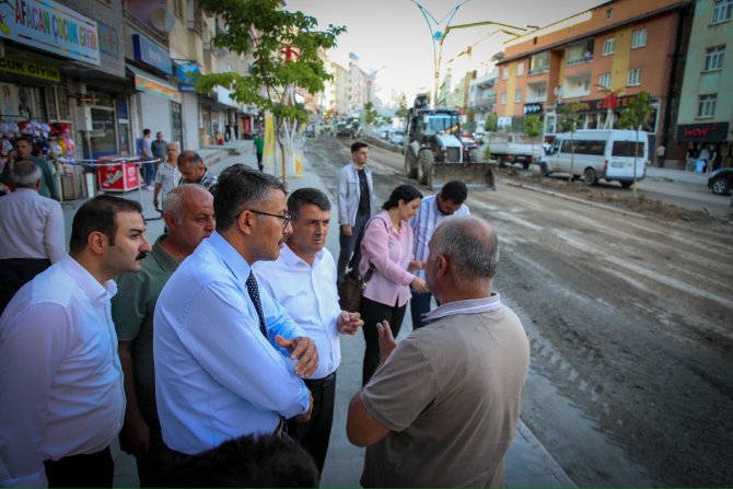 vali-celik-yol-yapim-calismalarini-denetledi-2.jpg